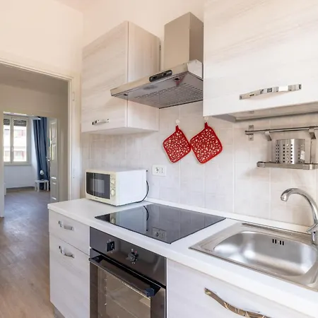 Casa Maria, Aurelio * ローマ